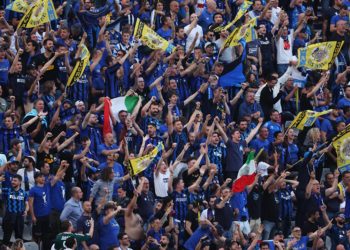 Inter taraftarından Hakan Çalhanoğlu’na sevgi gösterisi