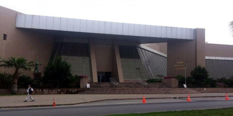 İstismarcı dayıya yeterli hal indirimi!