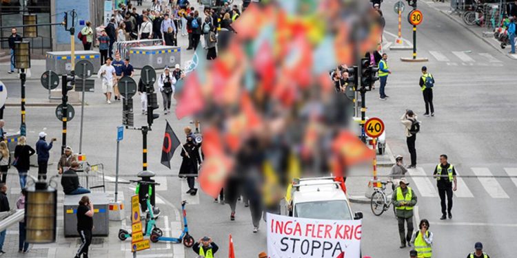 İsveç’te bir küstah protesto daha! Terör yandaşları rahat durmuyor, yetkililer izliyor