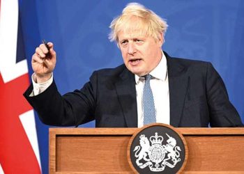 Johnson’a artık de meclis yasağı geldi