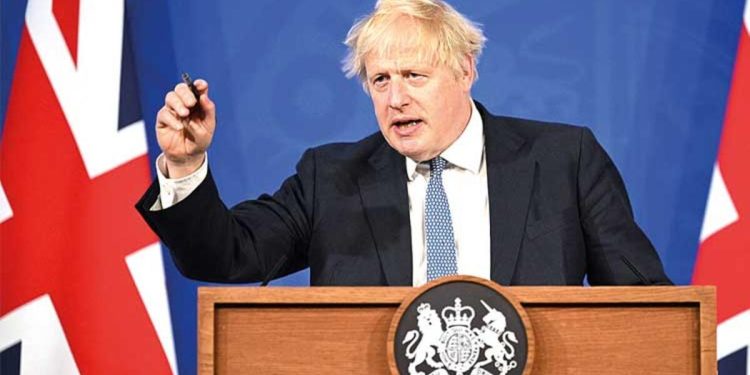 Johnson’a artık de meclis yasağı geldi