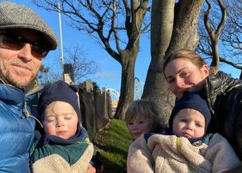 Kanserle boğuşan ünlü sunucu: Bebeklerime bakmak zorundaydım… İşsiz kalmamak için hastalığımı gizledim