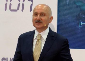 Karaismailoğlu: Ankara-İstanbul’u 80 dakikaya düşürüyoruz
