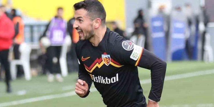 Kayserispor’da Emrah Başsan gruptan ayrıldı