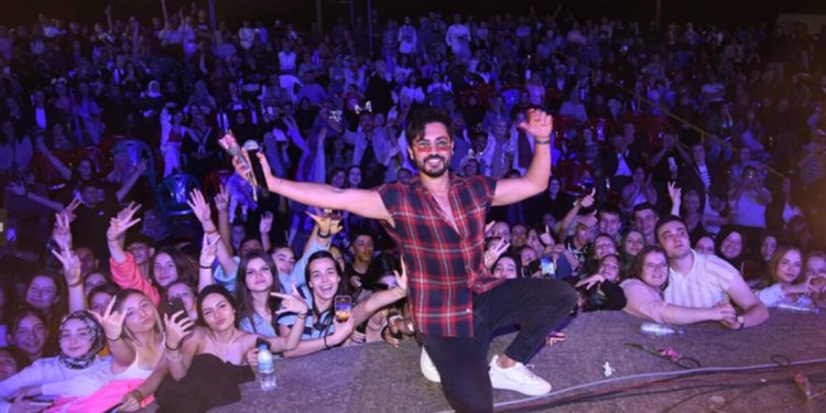 Komşu’da Yusuf Güney konserine rekor iştirak