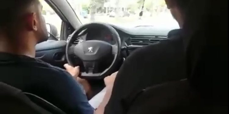 Korsan Taksiciye ‘Kardeşim Biz Polisiz’ Şoku