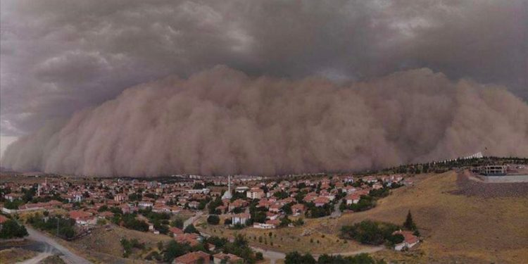 Kum fırtınası can aldı! 4 meyyit, 3 yaralı