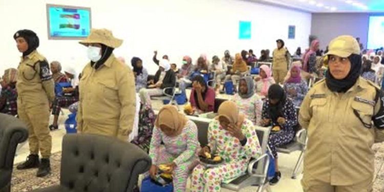 Libya’daki kaçak 165 göçmen ülkelerine gönderildi