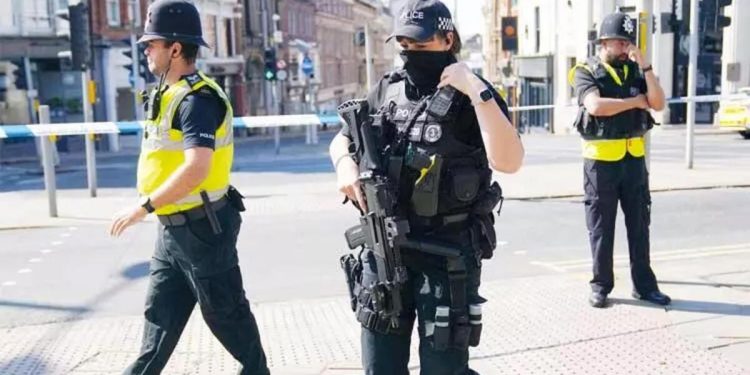 Londra’da bir dairede ikisi çocuk 4 kişi meyyit bulundu