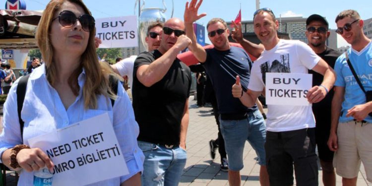 Manchester City ve Inter taraftarları, Taksim’de Şampiyonlar Ligi finaline bilet arıyor