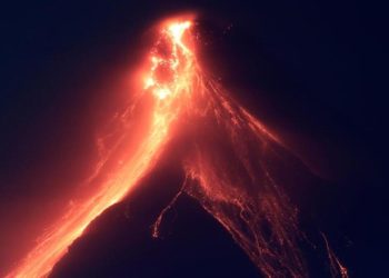 Mayon Yanardağı etrafında 13 bin kişi tahliye edildi