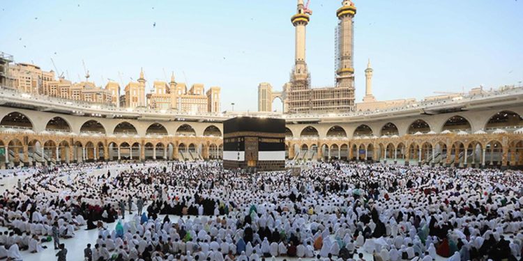 Mekke’de 1,8 milyon hacı bayram namazını kıldı