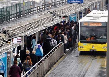 Metrobüs kullanan bayanlar konuştu: İşte bayanların en büyük korkusu