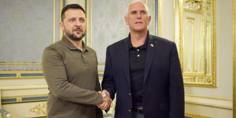 Mike Pence’den Kiev’e sürpriz ziyaret