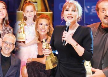 Mükafatlar lise  öğrencilerinden