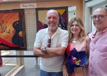 “Müziğin Dili” standının açılışını Fatih Erkoç yaptı