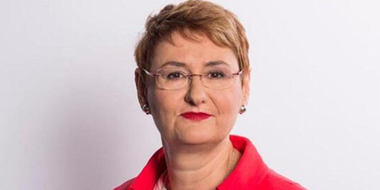 NATO’nun birinci bayan sözcüsü Lungescu, misyonunu yardımcısına devredecek