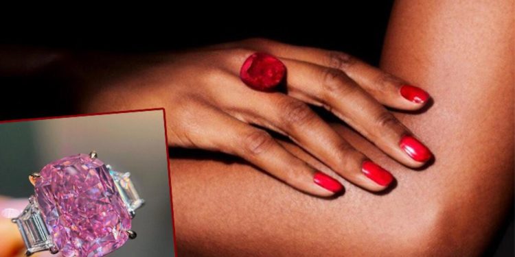 New York’taki mücevher müzayedesinde ikili rekor