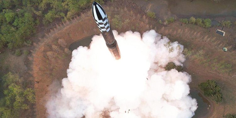 Nükleer cephanelikler büyüdü