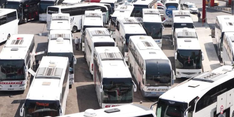 Otogarlar dolup taşıyor! Ek seferler kondu