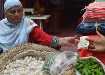 Pakistan ile IMF, 3 milyar dolarlık kredi üzerinde anlaştı