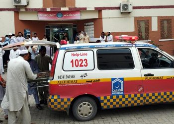 Pakistan’da fırtına nedeniyle meyyit sayısı 32’ye yükseldi