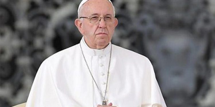 Papa Francis hastaneye kaldırıldı