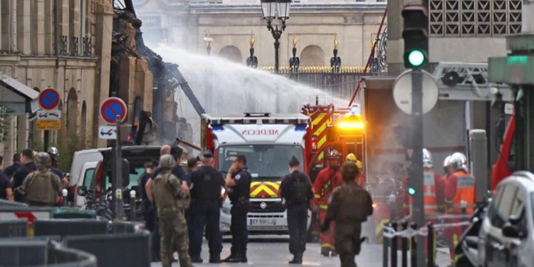 Paris’in merkezinde gerçekleşen patlamada 37 kişi yaralandı