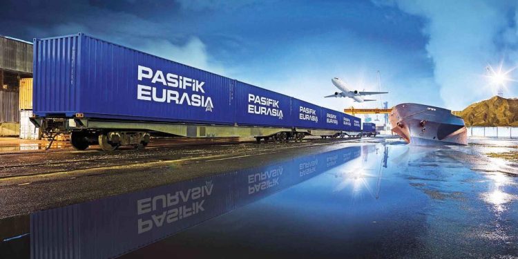 Pasifik Eurasia halka açılıyor