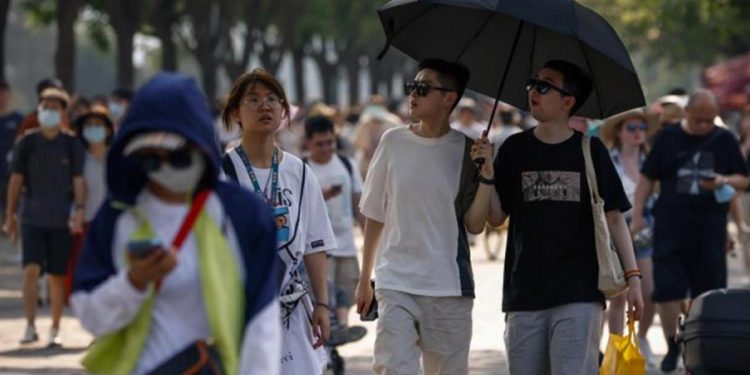 Pekin’de 9 yıl sonra birinci kere sıcaklık için kırmızı alarm