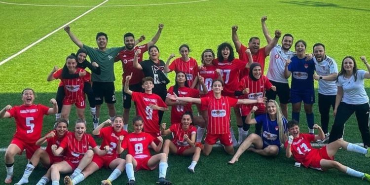 Penaltı vuruşlarını hakem erken bitirdi, maçta sıra dışı bir olay yaşandı