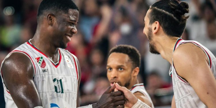 Pınar Karşıyaka 8 yıl sonra final için parkede!