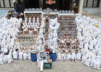 Polis bile şaşırdı: Meskenini geçersiz içki imalathanesine çevirmiş!