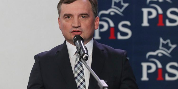 Polonya’daki Rus hokeyci casusluktan tutuklandı