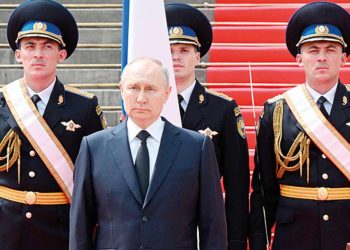 Putin’den askerle gövde gösterisi