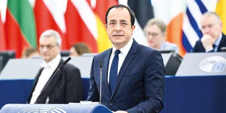 Rum önderden tezli ‘çözüm’ çıkışı