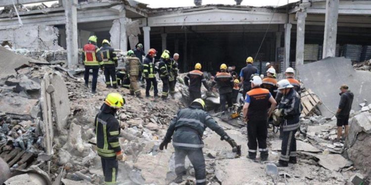 Rusya’nın Kryvyi Rih kentine füzeli taarruzunda meyyit sayısı 10’a yükseldi