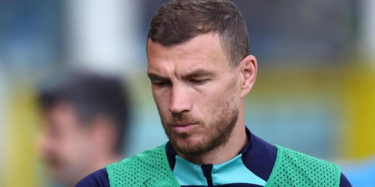 Son Dakika: Edin Dzeko, Türkiye’ye geliyor! Mutabakat tamam, Fenerbahçe’den haber bekleyecek