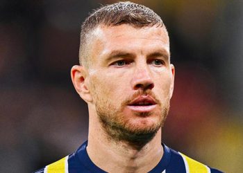 Son Dakika: Fenerbahçe Edin Dzeko transferini resmen açıkladı!