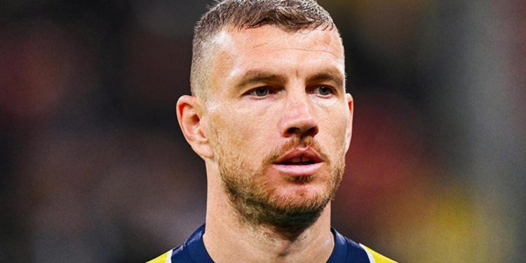 Son Dakika: Fenerbahçe Edin Dzeko transferini resmen açıkladı!