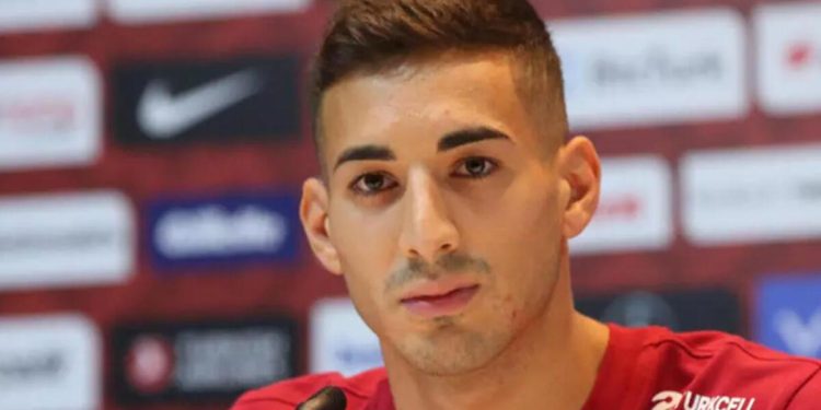 Son dakika: Fenerbahçe, Mert Müldür’le anlaştı