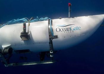 Son dakika: Kaybolan denizaltıyı arama alanında bir enkaz bulundu