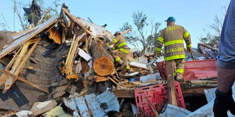 Texas’ta hortum felaketi: 3 meyyit, 56 yaralı