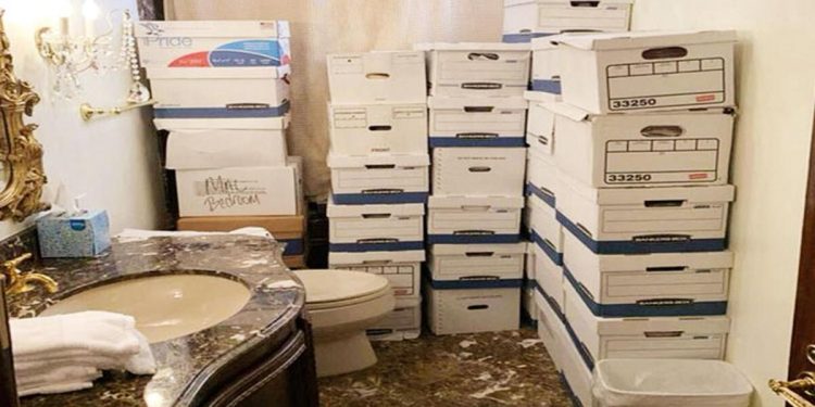 Trump zımnî dokümanları tuvalette saklamış