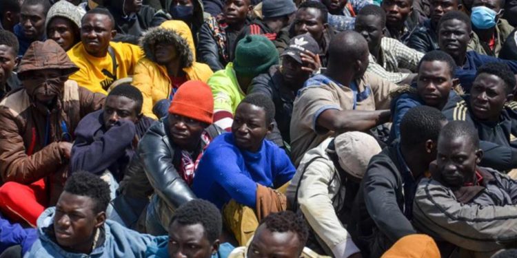 Tunus’ta son 24 saatte 792 göçmen kurtarıldı, 1 kişi öldü