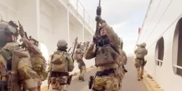 Türk gemisini İtalyan askeri kurtardı