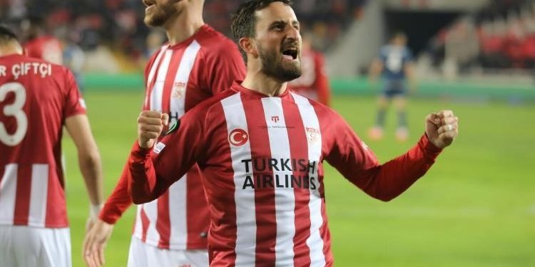 UEFA Konferans Ligi’nde en hoş gol Sivassporlu Erdoğan Yeşilyurt’tan