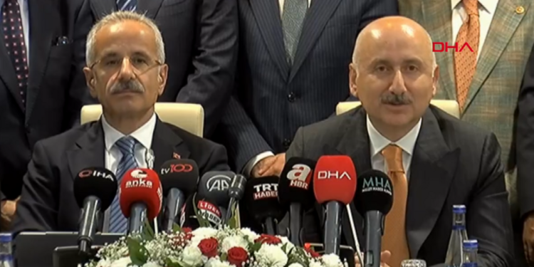 Ulaştırma Bakanlığı’nda evre teslim yapıldı