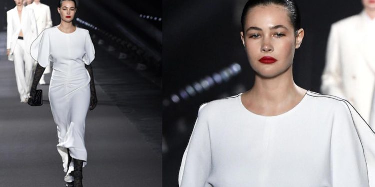 Ünlü annesi onun ‘tahtını’ yaptı