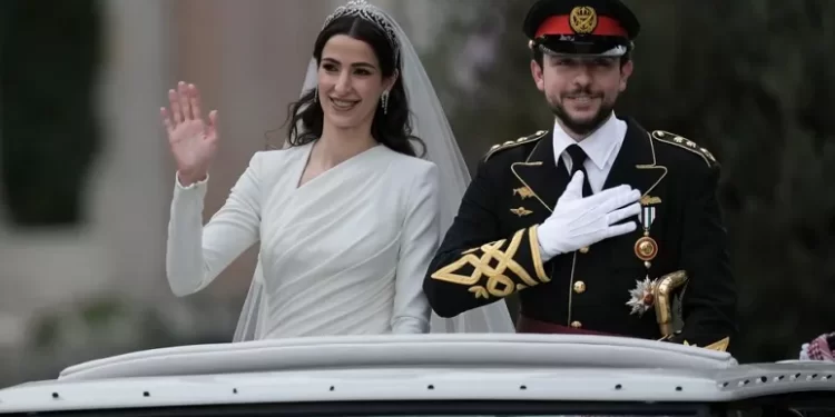 Ürdün Veliaht Prensi Hüseyin, Suudi mimar Racva Al Seyf, üç gün süren düğünle evlendi